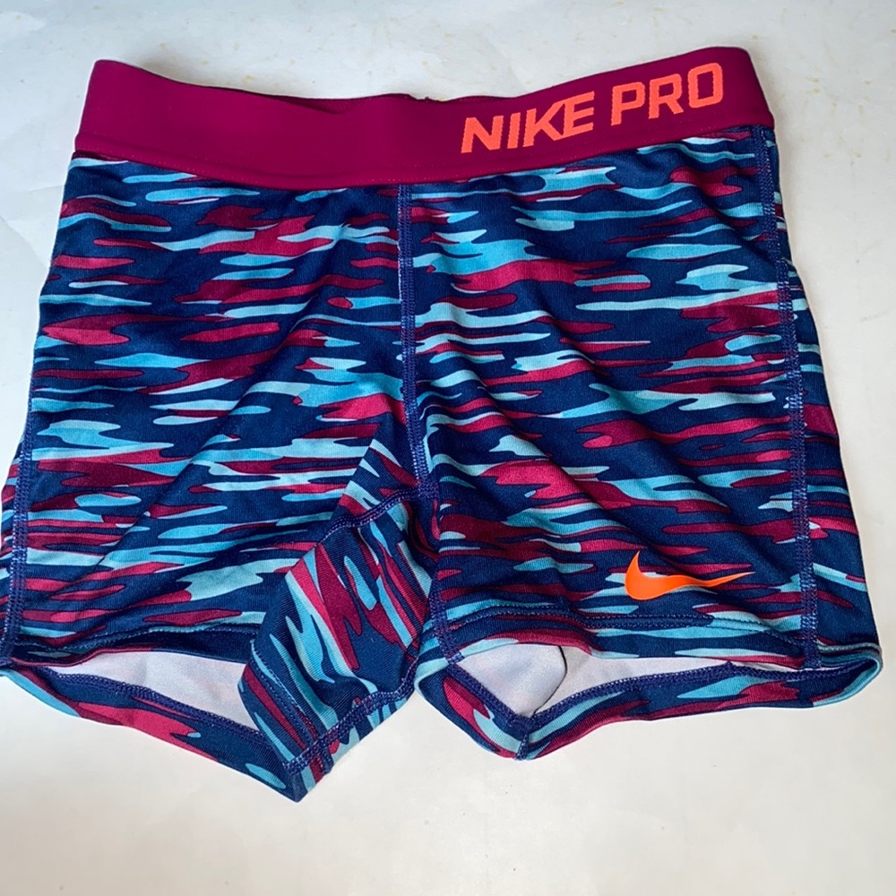 girls nike pro shorts, dri-fit size medium